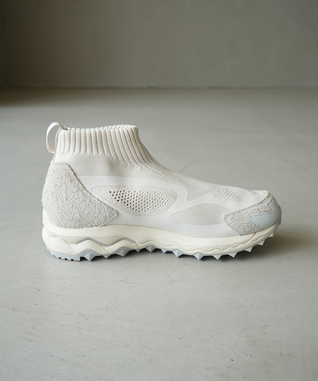 新品 Mizuno/nonnative WAVEMUJIN GTX オフホワイト コラボ第4弾！ MIZUNO×nonnative「WAVE MUJIN TL MID GTX