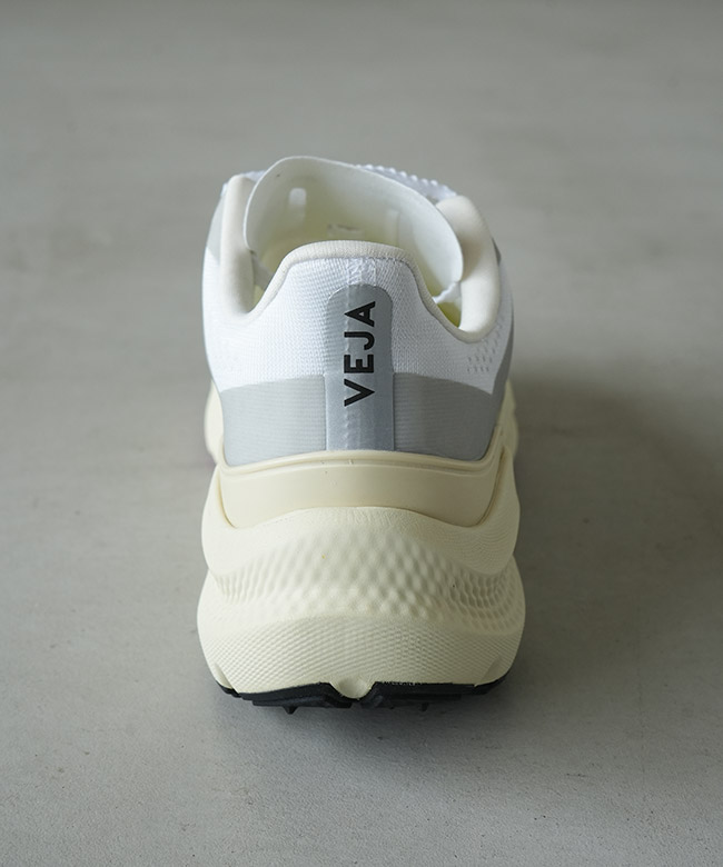 井上3 NOVA SURGE™ 3 GS | IVORY/BLUE COAST | キッズ