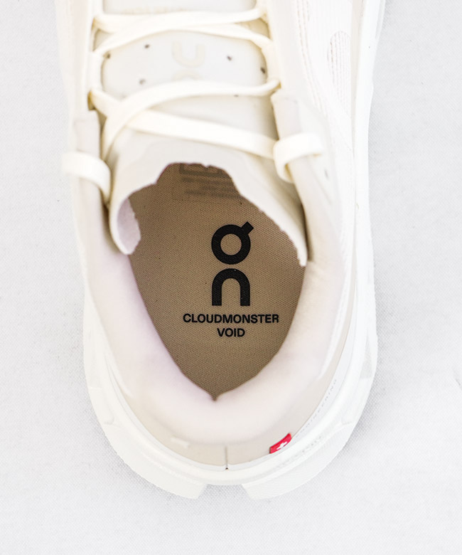 ちゃちゃ丸。【美品】On Cloudmonster Void ホワイト24 ちゃちゃ丸。様専用【美品】On Cloudmonster Void ホワイト24