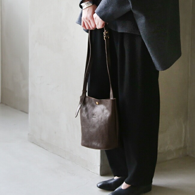 ◇【国内正規販売店】[54202-3-05811]IL BISONTE(イルビゾンテ