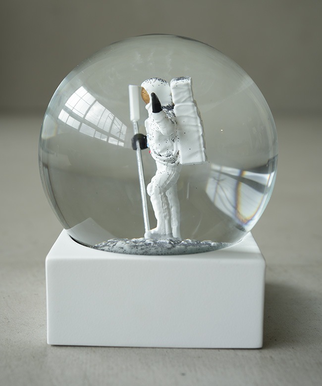 DETAIL(ディティール)NASA Snow Globe ナサ スノー グローブ / 月面の