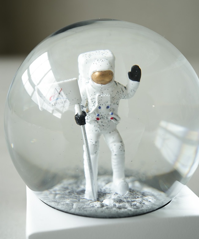 DETAIL(ディティール)NASA Snow Globe ナサ スノー グローブ / 月面の