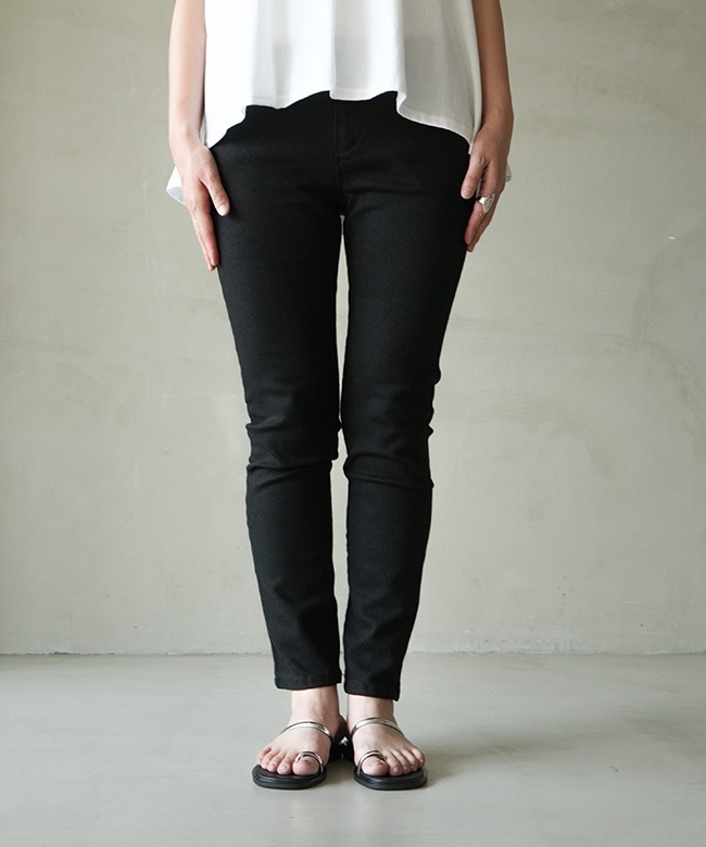 SALE 30%OFF】Praia(プライア)ブラックスキニーパンツ ボトムス フル SALE 30%OFF】Praia(プライア)ブラックスキニーパンツ ボトムス フル