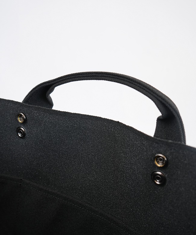 KARRI AMIACALVA(カリ アミアカルヴァ) RECYCLED POLYESTER 2WAY TOTE KARRI AMIACALVA(カリ アミアカルヴァ) RECYCLED POLYESTER 2WAY TOTE