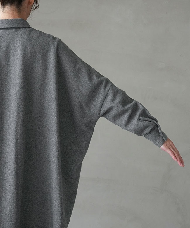 4-230063]mizuiro ind(ミズイロインド) ポケット付きワイドシャツ