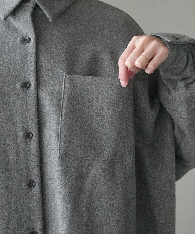 4-230063]mizuiro ind(ミズイロインド) ポケット付きワイドシャツ