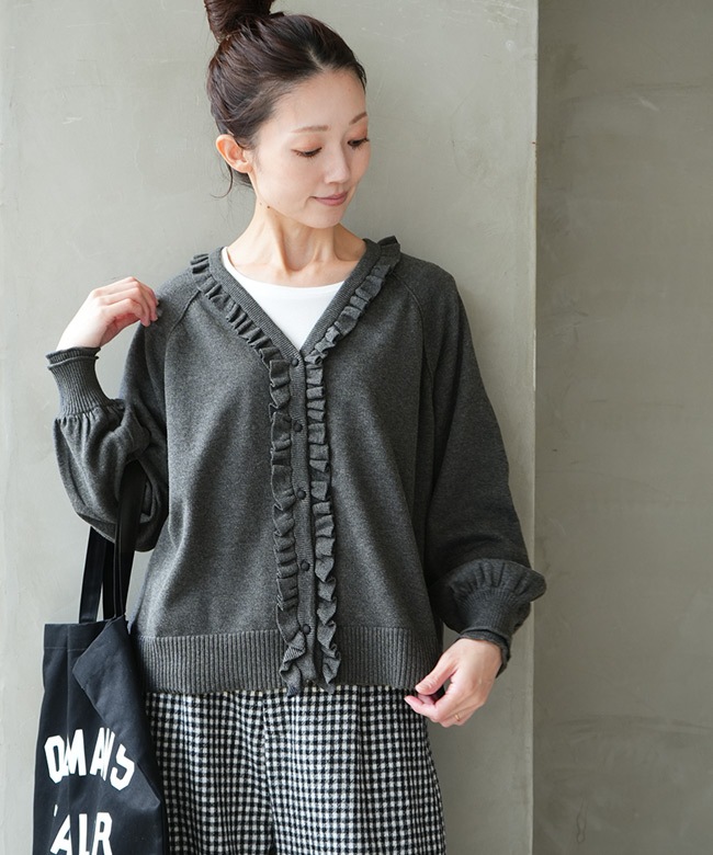 TK25302]tumugu(ツムグ) ランダムリブニットフリルカーディガン