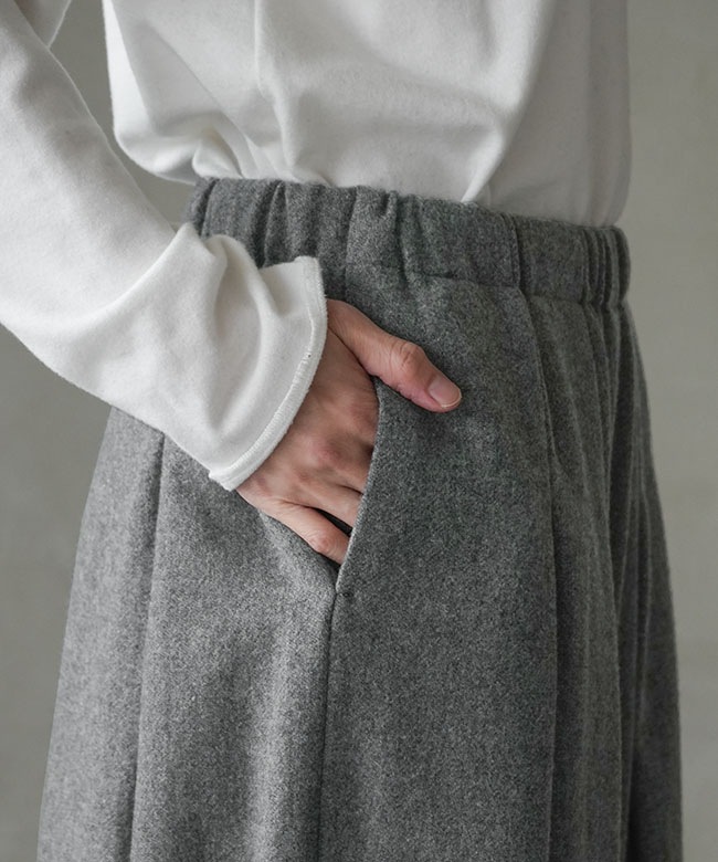 4-260068]mizuiro ind(ミズイロインド) タックワイドパンツ レディース