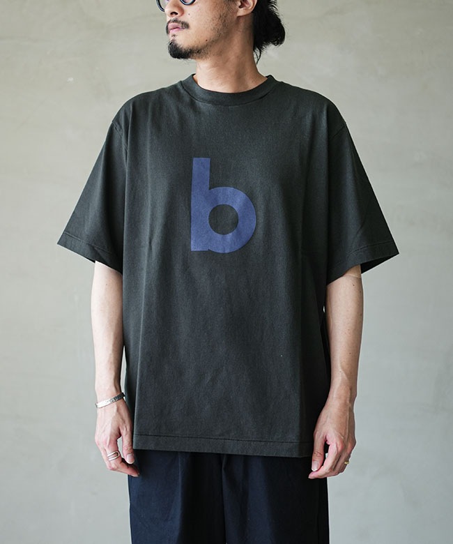 blurhms ROOTSTOCK(ブラームスルーツストック) bd Print Tee STANDARD