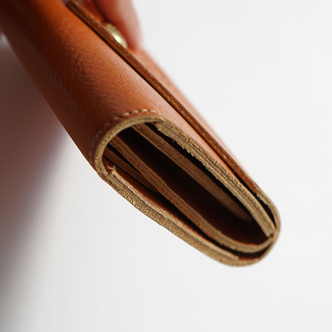 国内正規販売店】[54222-3-04540]IL BISONTE(イルビゾンテ)ミディアム