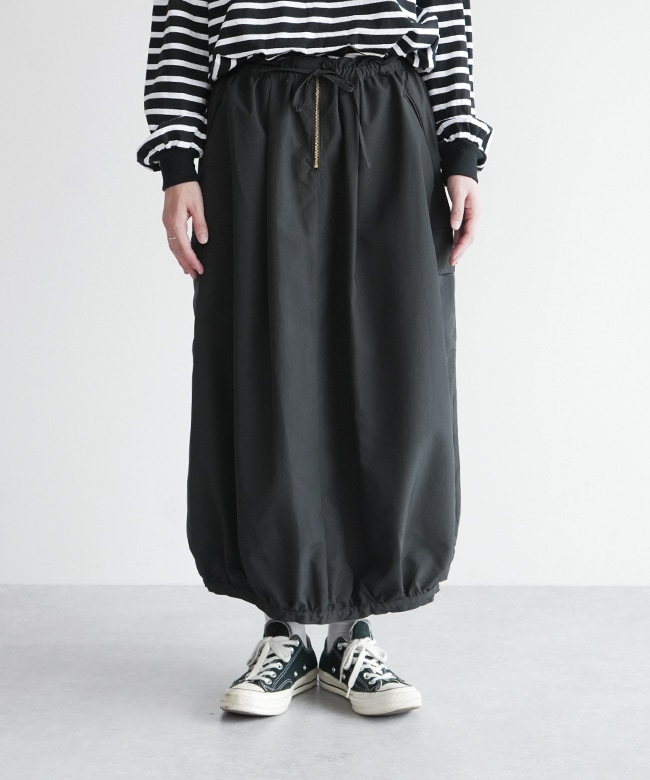 美品　ユーバイウンガロ スカート 38　ミディアム丈　ハイビスカス風 美品 ユーバイウンガロ スカート 38 ミディアム丈 ハイビスカス風