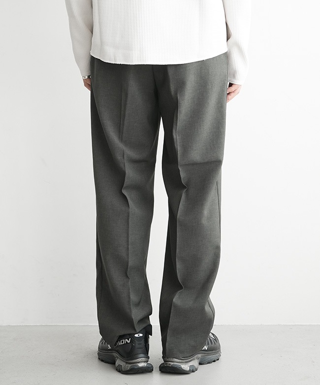 GL75180]Goldwin(ゴールドウィン) One Tuck Straight Pants ワンタック