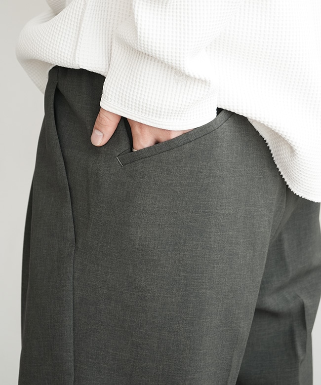 GL75180]Goldwin(ゴールドウィン) One Tuck Straight Pants ワンタック