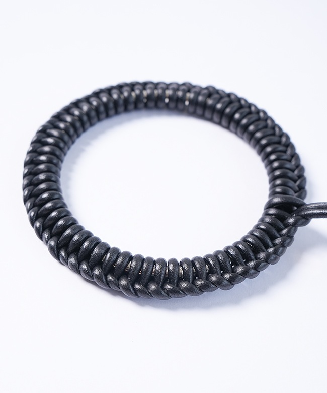 itti イッチ　CRISTY KNOT WRIST CIRCLE CHARM ITTI (イッチ) | CRISTY KNOT WRIST CIRCLE CHARM / RAPTO JP