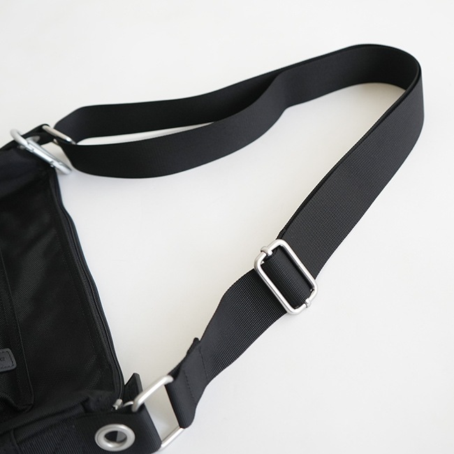 新品 マリメッコ Marimekko ショルダーバッグ ローディー PAL トーステッドナッツ 日本正規品】 marimekko マリメッコ Roadie Pal ショルダーバック