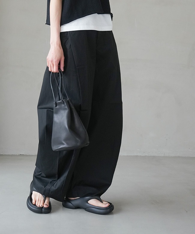 SALE 20%OFF】mizuiro ind(ミズイロインド) tuck cocoon slacks タック