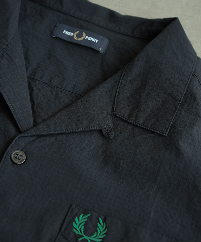 FRED PERRY(フレッドペリー) Seersucker Revere Collar Shirt シア