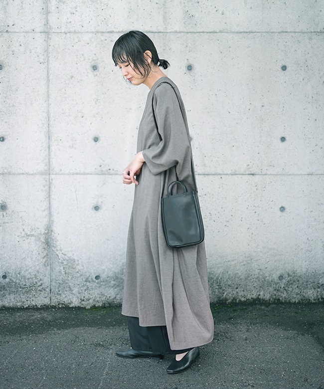 ノーコントロールエアー NO CONTROL AIR ドルマンワンピース グレー NO CONTROL AIR (ノーコントロールエアー) 強撚ポリエステル