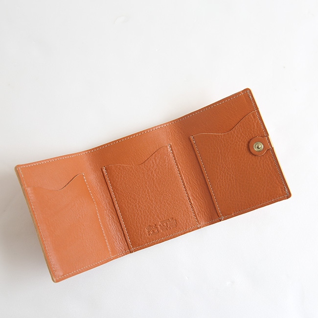 ◇【国内正規販売店】 IL BISONTE(イルビゾンテ)トリフォルド