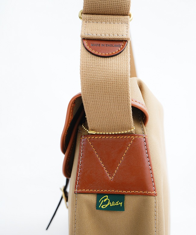 ◇[ariel-trout-large]【保存袋付き】Brady(ブレディー) ARIEL TROUT