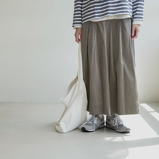 213182]ina(イナ) 別注 コーデュロイ ウエスト紐付きタックスカート