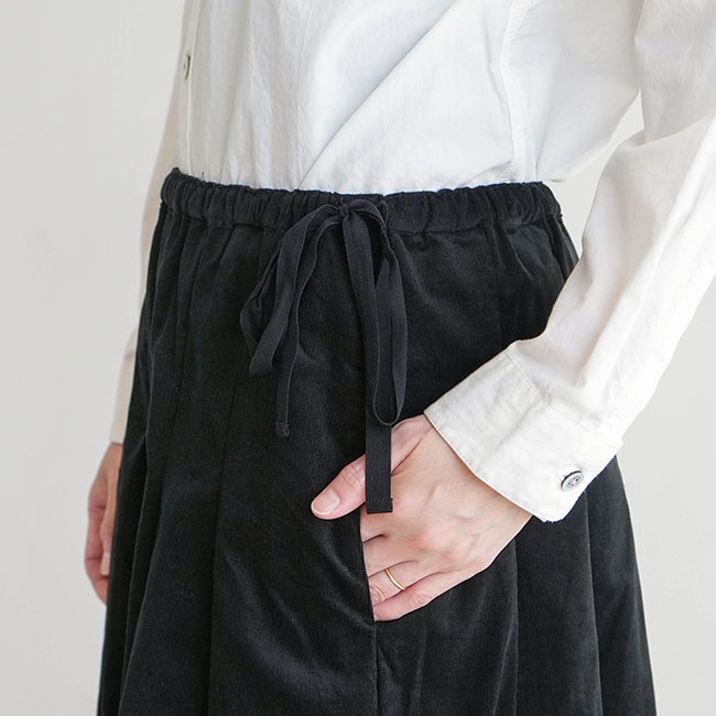 213182]ina(イナ) 別注 コーデュロイ ウエスト紐付きタックスカート