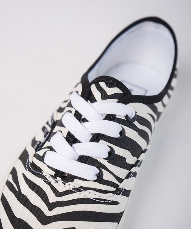 VANS(バンズ/ヴァンズ)Authentic ANIMALIER ZEBRA オーセンティック