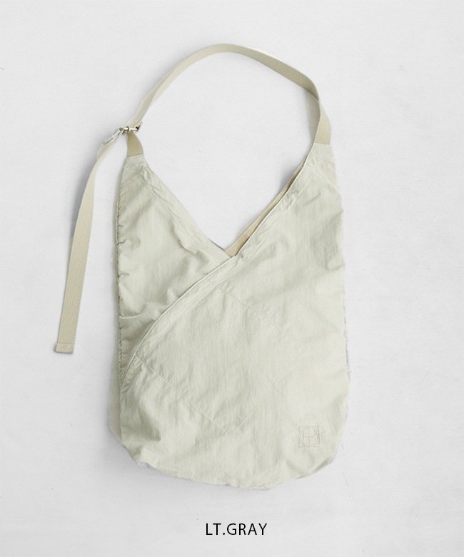 24AW人気新作【NEWBALANCE】UNI Hobo Crossbody Bag 3色 24AW新作【NEWBALANCE】Glossy Ribbon String Backpack◇2色
