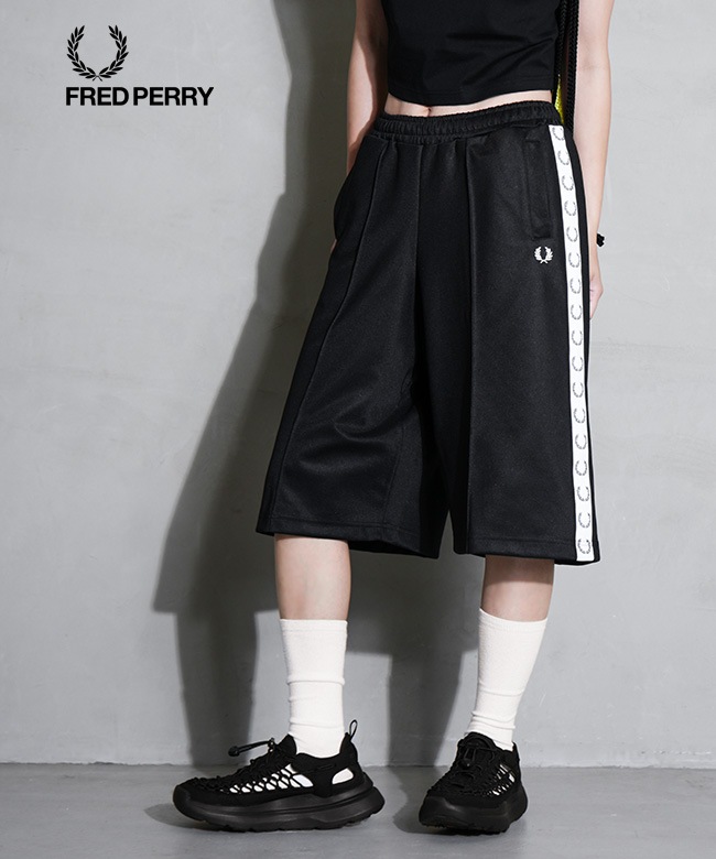 FRED PERRY(フレッドペリー) Taped Track Shorts テープライントラック