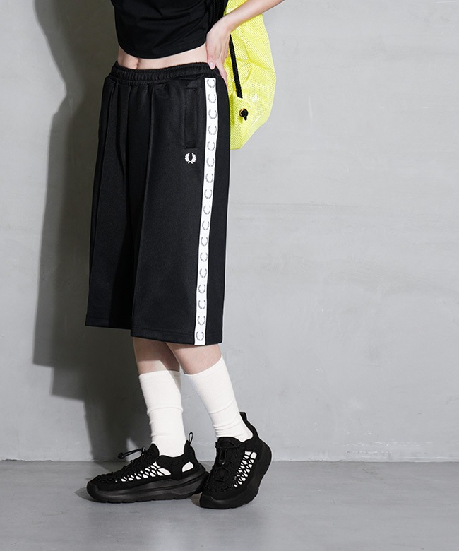 FRED PERRY(フレッドペリー) Taped Track Shorts テープライントラック