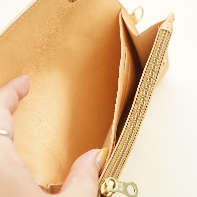 ◇【国内正規販売店】[54222309441]IL BISONTE(イルビゾンテ)Medium