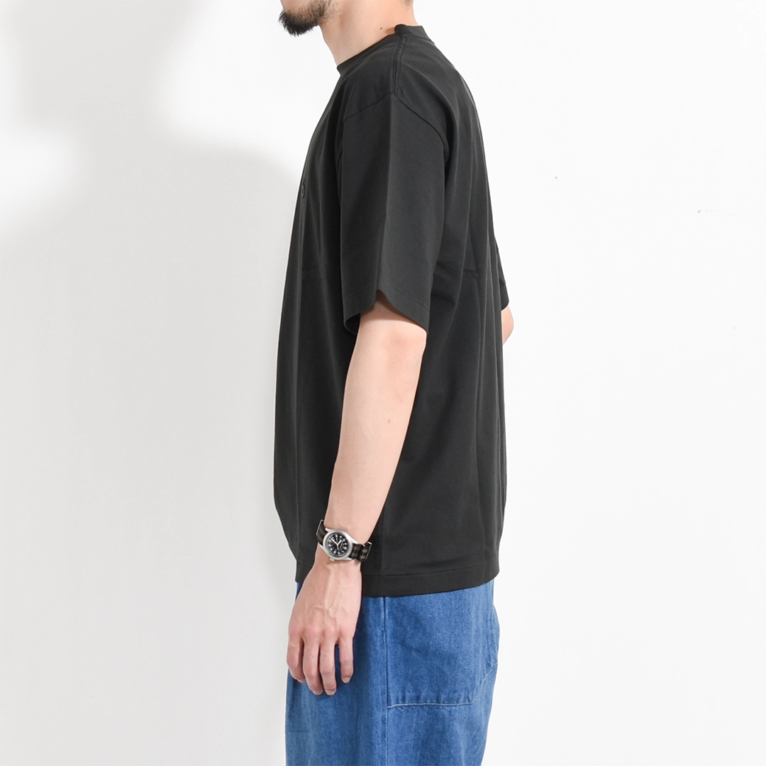 [bROOTS25S33S26C]blurhms ROOTSTOCK(ブラームスルーツストック) b Patch Tee STANDARD (bパッチTシャツスタンダード)の商品画像