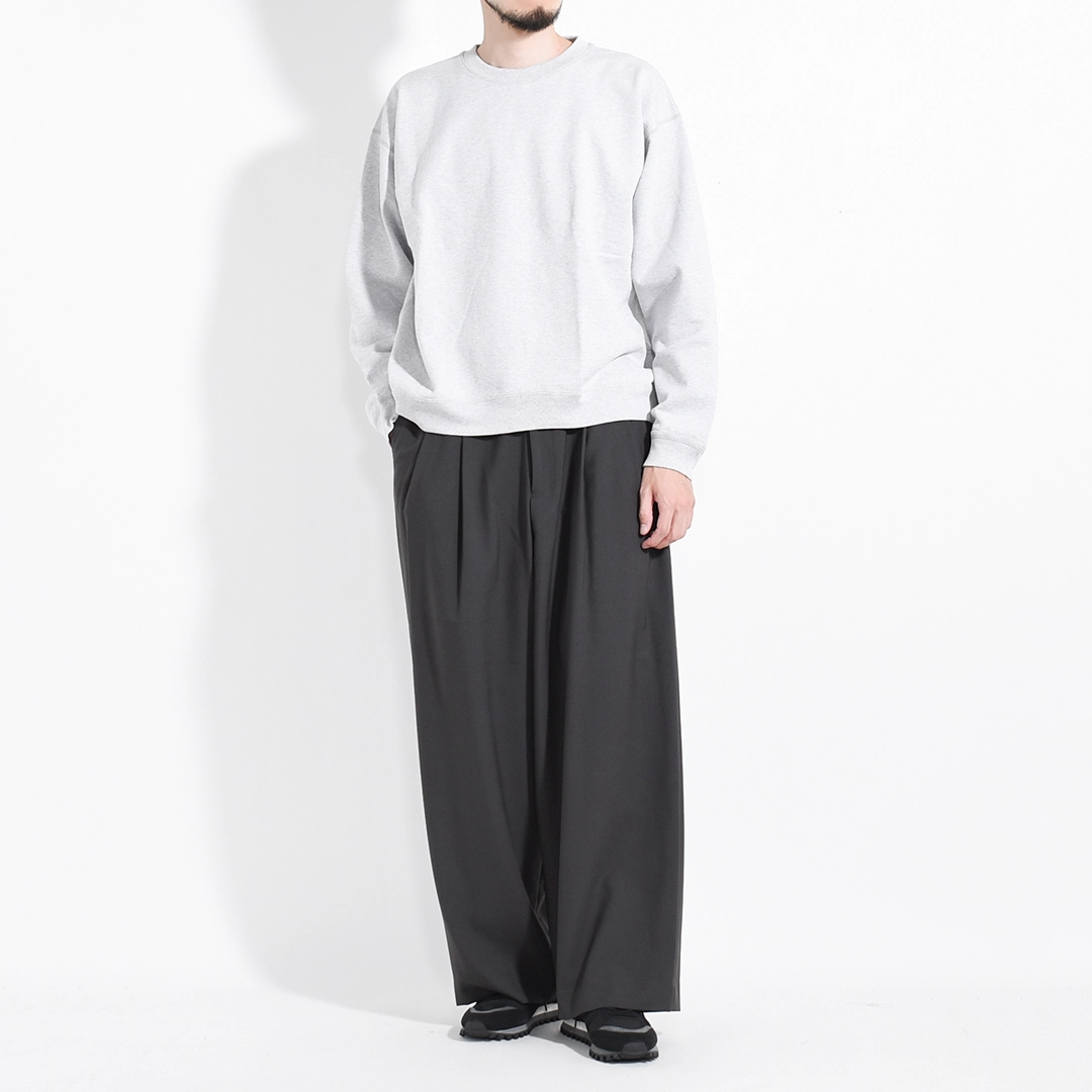 [m26c06pt01c]marka(マーカ) Recycled Polyester Wool Gabardine Double Pleated Baggy Trousers(リサイクルポリエステルウールギャバジン / ダブルプリーテッドバギートラウザーズ)の商品画像