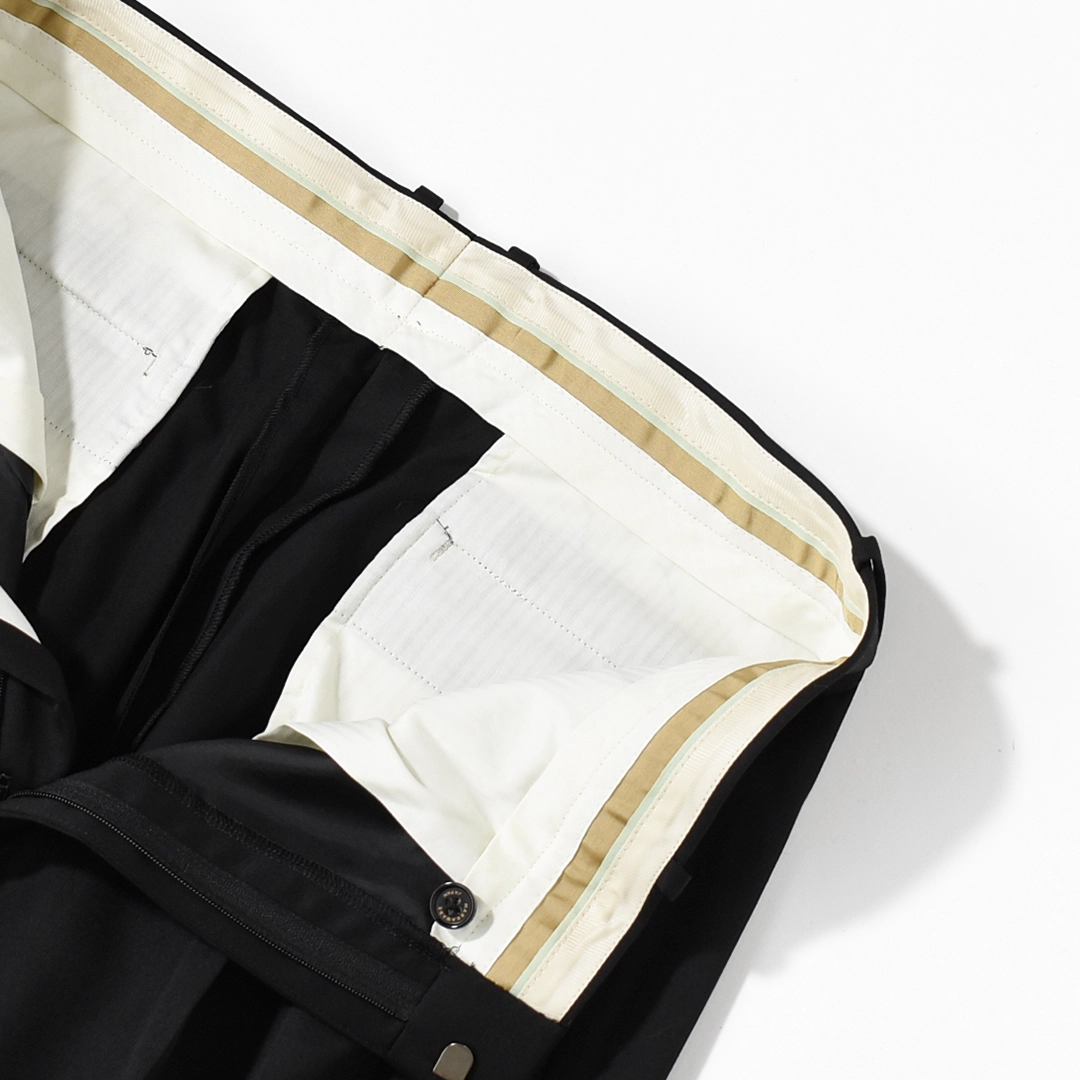 [a26c02pt01c]MARKAWARE (マーカウェア) Organic Wool 2/80 Gabardine Double Pleated Straight Trousers(オーガニックウール 2/80 ギャバジンダブルプリーテッドストレートトラウザーズ)の商品画像