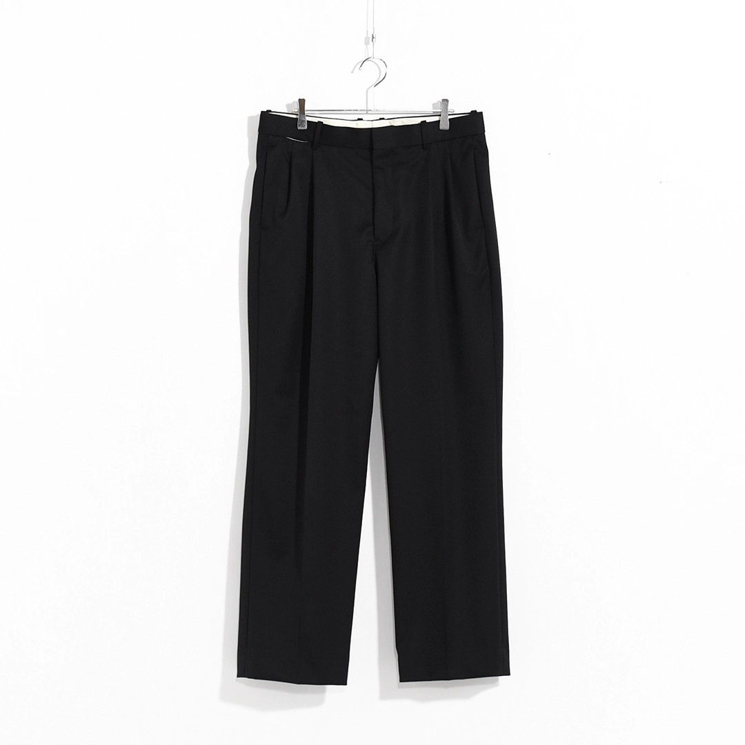 [a26c02pt01c]MARKAWARE (マーカウェア) Organic Wool 2/80 Gabardine Double Pleated Straight Trousers(オーガニックウール 2/80 ギャバジンダブルプリーテッドストレートトラウザーズ)の商品画像