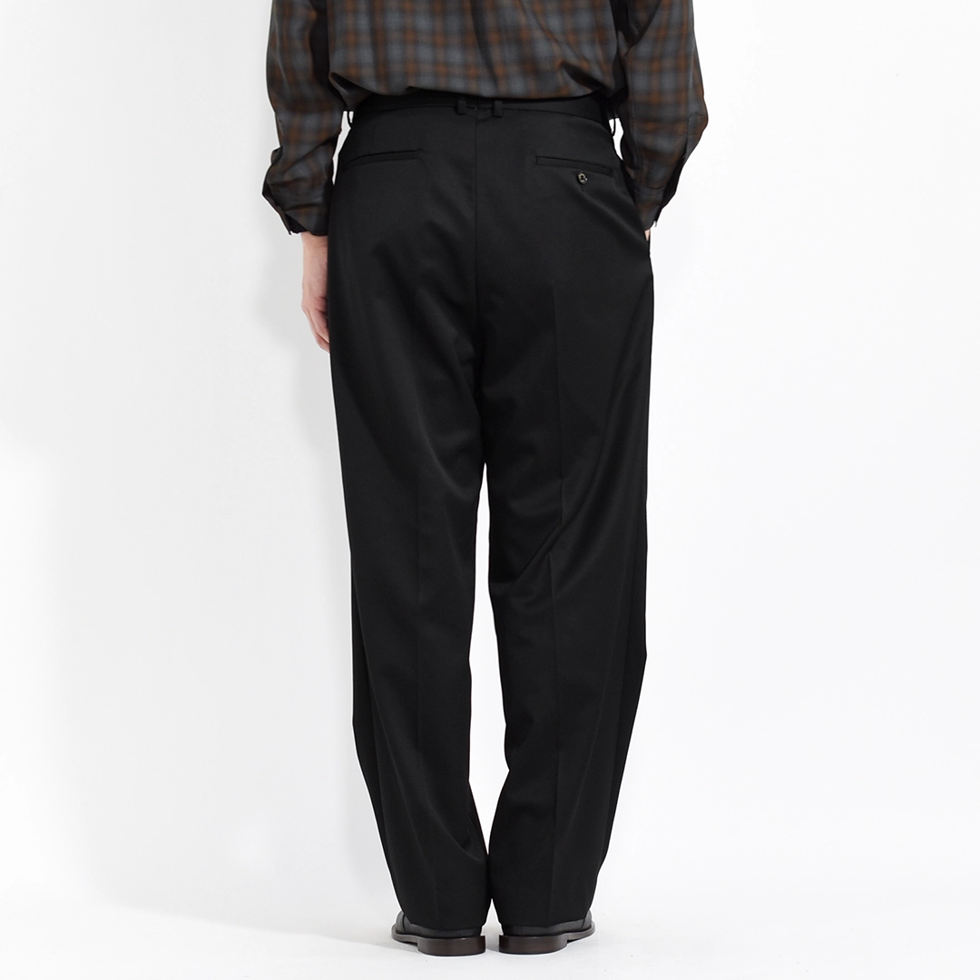 [a26c02pt01c]MARKAWARE (マーカウェア) Organic Wool 2/80 Gabardine Double Pleated Straight Trousers(オーガニックウール 2/80 ギャバジンダブルプリーテッドストレートトラウザーズ)の商品画像
