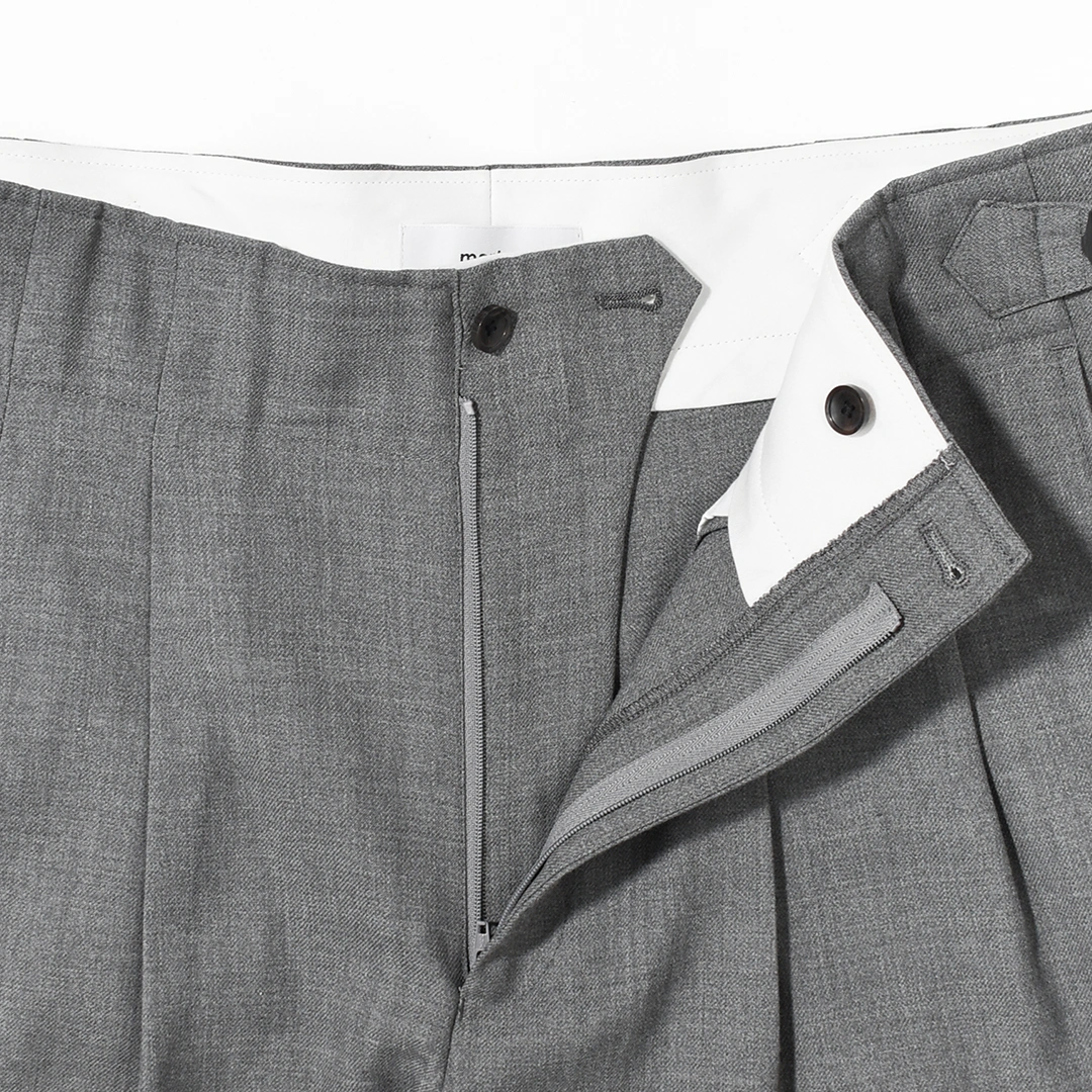 [m26a06pt01c]marka(マーカ) Recycled Polyester Non-Mulesed Wool Gabardine Two Tuck Military Trousers(リサイクルポリエステル　ノンミュールジングウールギャバジン2タックミリタリートラウザーズ)の商品画像