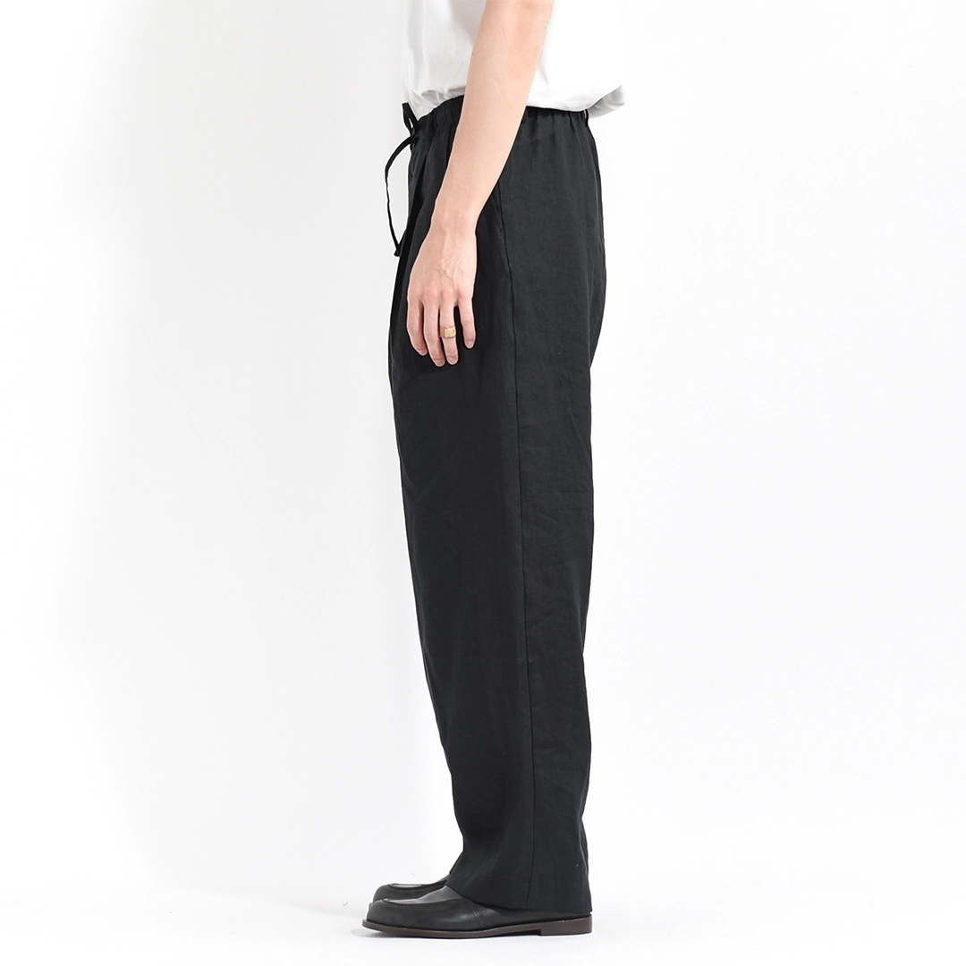 大人気★マーカウェア　コンフォート フイット イージー トラウザーズ　4万　M a26a22pt02c]MARKAWARE (マーカウェア) Hemp Shirting Double Pleated