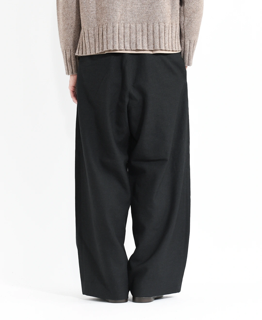 m25c12pt01c]marka(マーカ) Tumbled Wool Serge Two Tuck Baggy