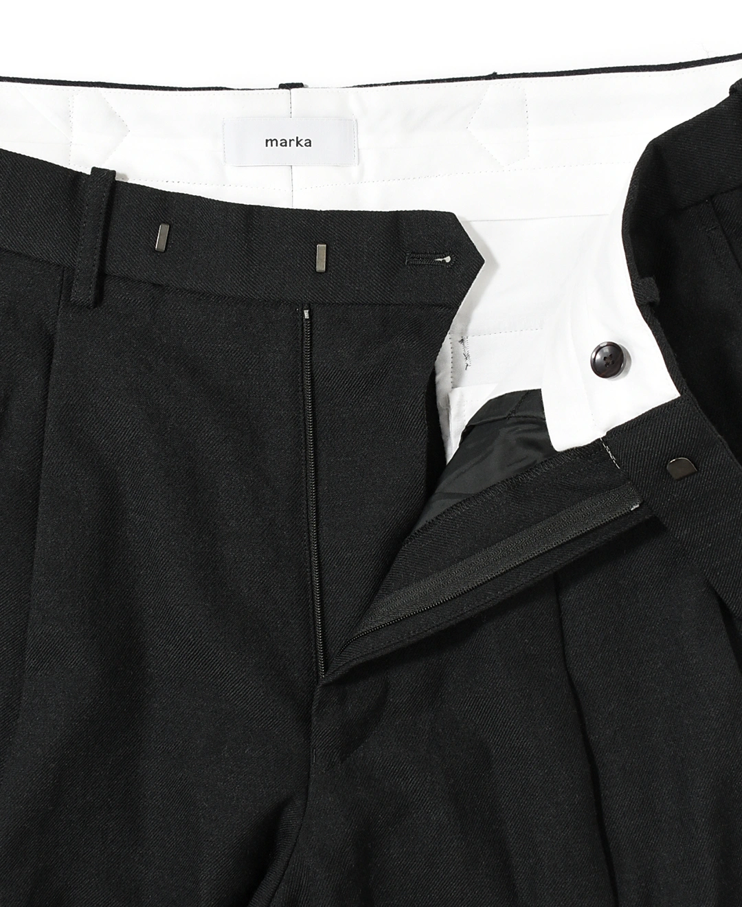 m25c12pt01c]marka(マーカ) Tumbled Wool Serge Two Tuck Baggy