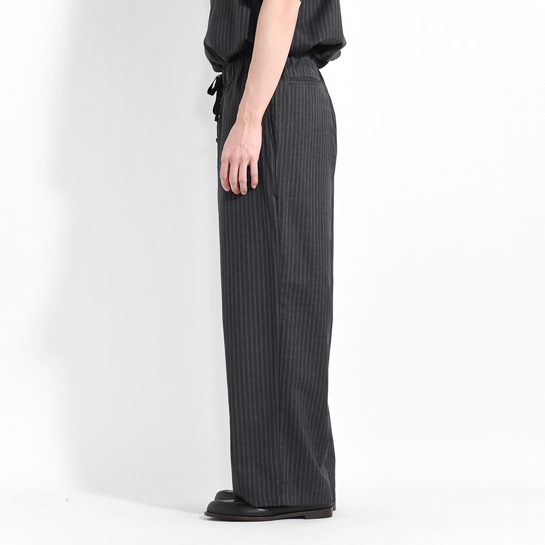 [m26a11pt01c]marka(マーカ) 2/72 Wool Tropical Washer Wide Cylinder Fit Easy Pants(2/72 ウールトロピカルワッシャーワイドシリンダーフィットイージーパンツ)の商品画像