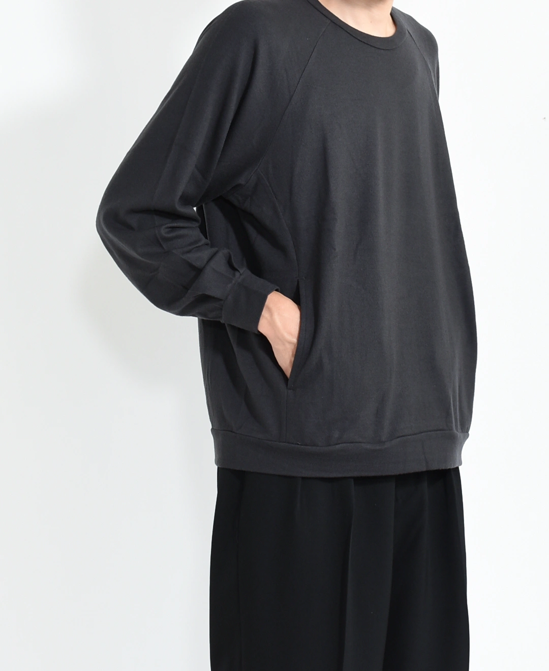 CAP708CS28] CAPERTICA (カペルチカ)Super 140's Washable Wool Sweat