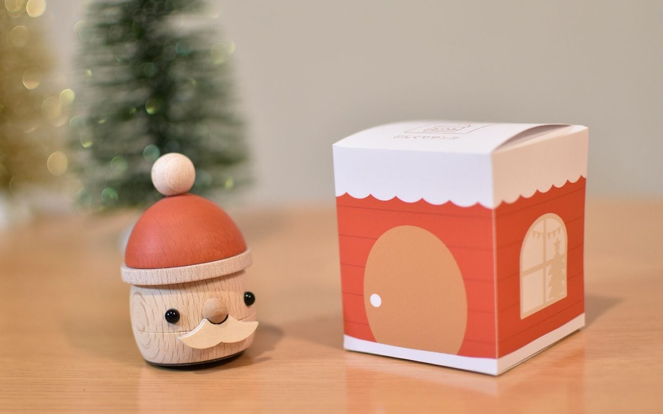 クリスマス仕様のかわいい箱に入っています。