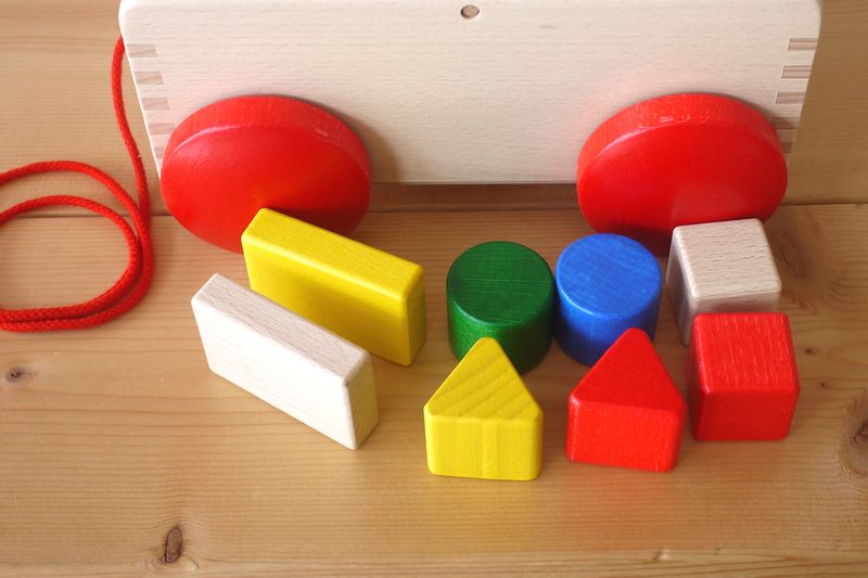 ニック社nicN車付ポストボックス青型はめくるま車プルトーイ木のおもちゃ出産祝いドイツ製1歳2歳3歳