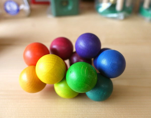 クーゲルン ベリデザイン社 グッドトイ大賞受賞 BELIDESIGN 木のおもちゃ 木製 出産祝い がらがら おしゃぶり ラトル ベビー 赤ちゃん 0歳 1歳