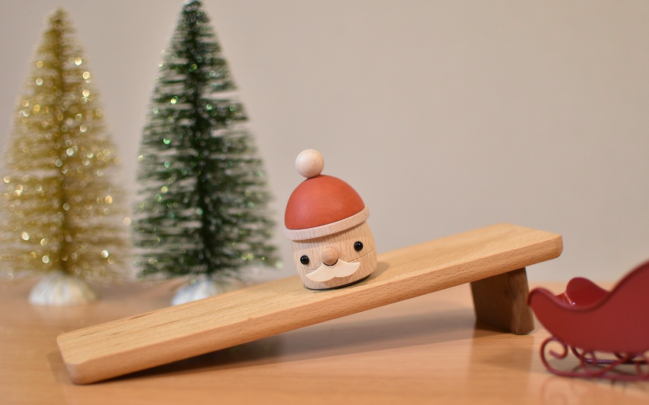 こまむぐ　どんぐりサンタ　comomg