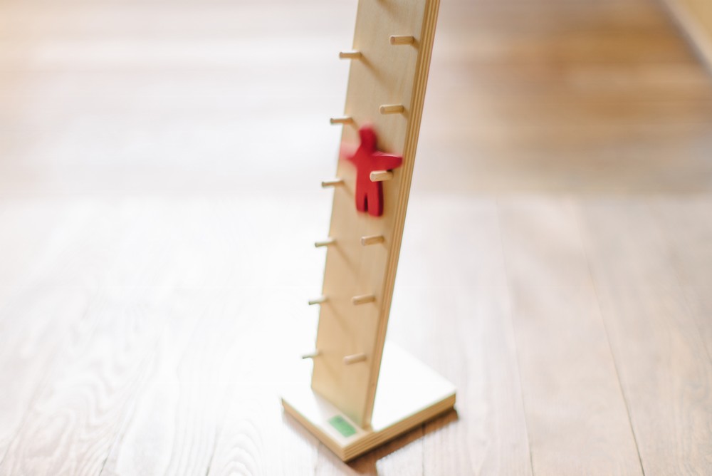 カタカタ人形 カラー BECK ベック 正規輸入品 別名 はしご人形 おもちゃ 木のおもちゃ 木製 知育玩具 出産祝い スロープ