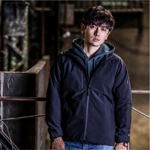 吸湿発熱ストレッチ軽防寒ジャケット 8576-010 ブラック S AZ-8576-010-S アイトス AITOZ アイトス アイトス 吸湿発熱ストレッチ軽防寒ジャケット