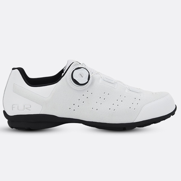 FLR ロードシューズ 幅広甲高の足にフィット感抜群のFLRのシューズがオススメ｜プロが