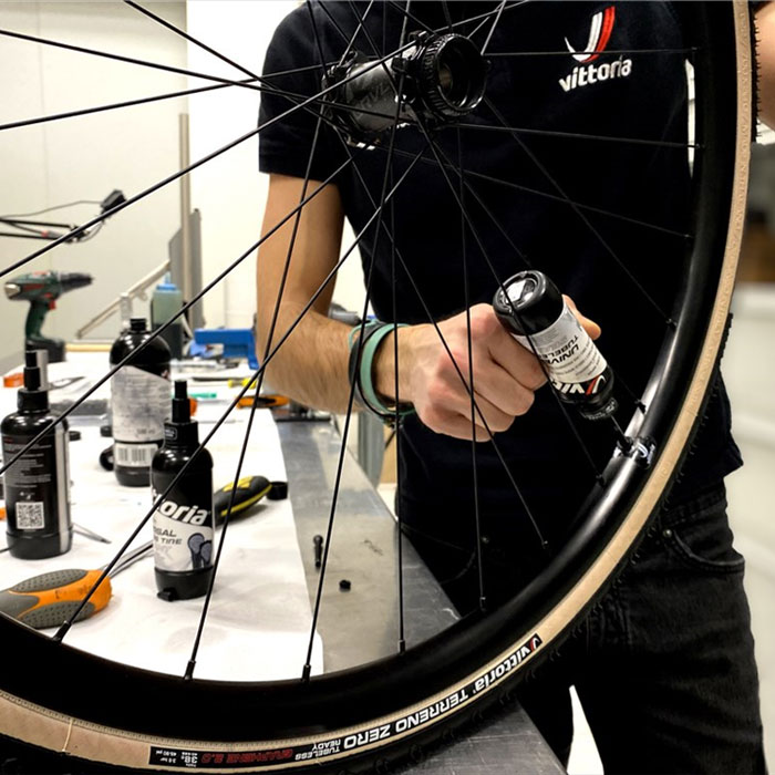 ビットリア ユニバーサル チューブレスタイヤシーラント 1000ml